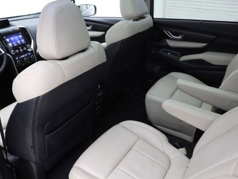 Used 2022 Subaru Ascent Limited w/ Technology Package image 12
