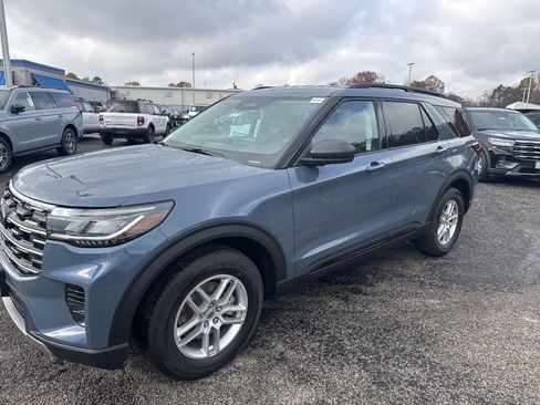 New 2026 Ford Explorer Active image 7