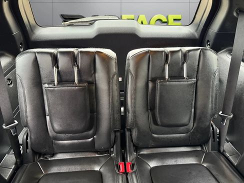 Used 2017 Ford Explorer XLT w/ Equipment Group 202A AWD/4WD image 24
