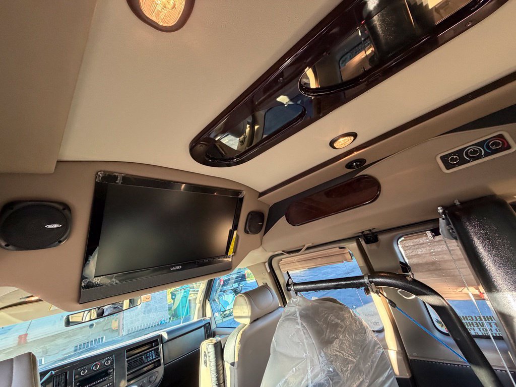 Used 2013 Chevrolet Express 1500 RWD image 23
