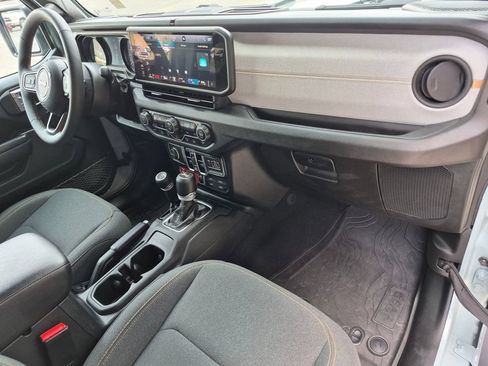 Used 2024 Jeep Wrangler Unlimited Sport AWD/4WD image 28