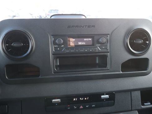 Used 2025 Mercedes-Benz Sprinter 2500 image 17