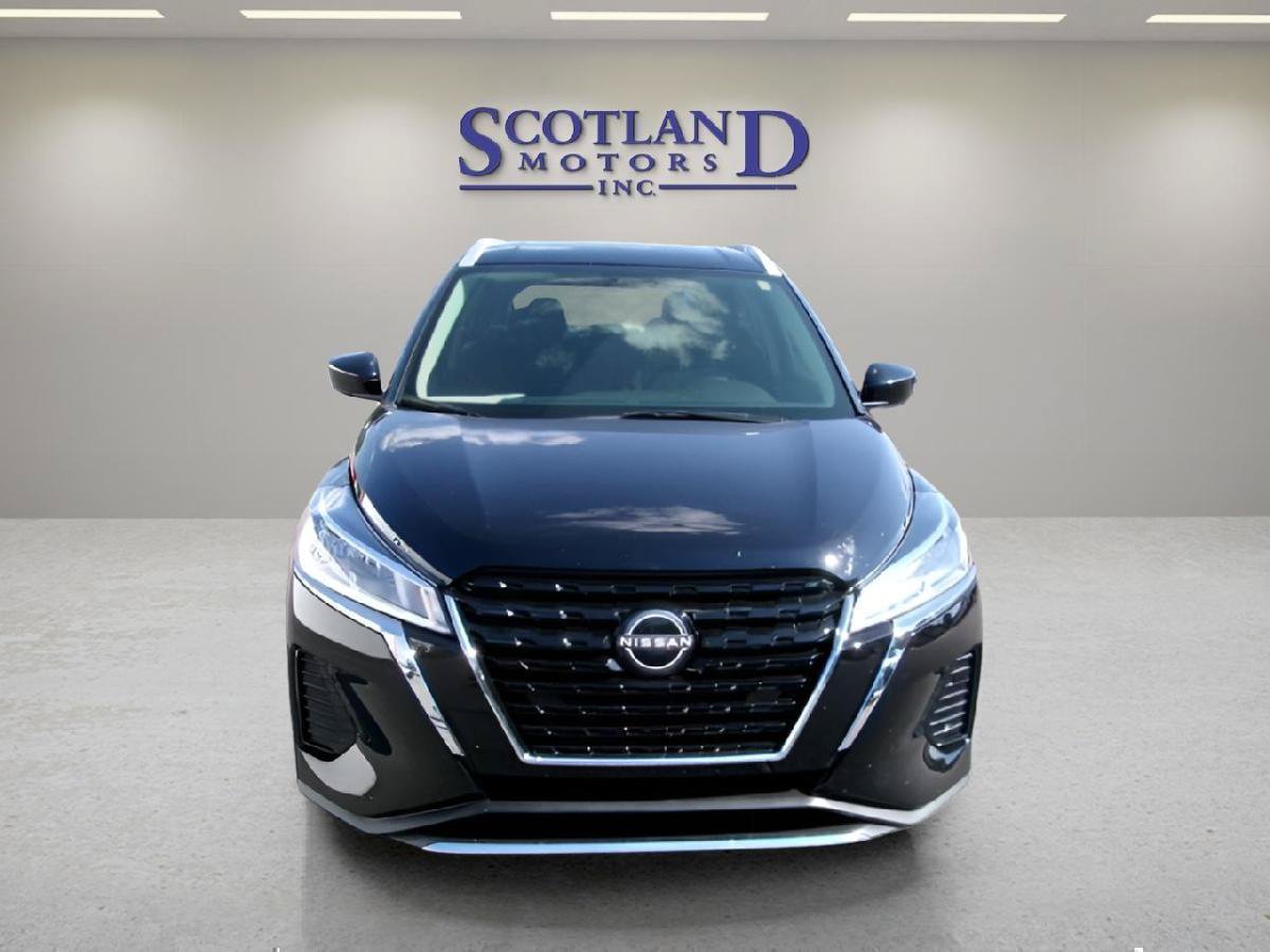 Used 2024 Nissan Kicks SV FWD image 3