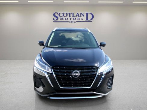 Used 2024 Nissan Kicks SV FWD image 3