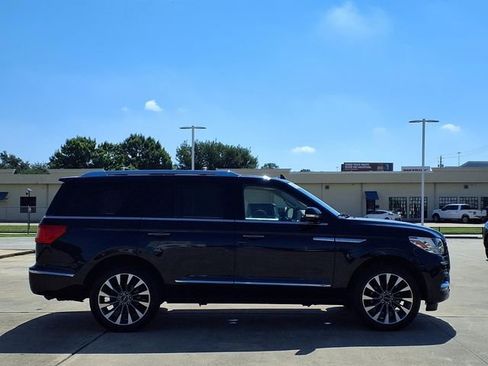 Certified 2021 Lincoln Navigator Reserve w/ Luxury Package AWD/4WD image 21