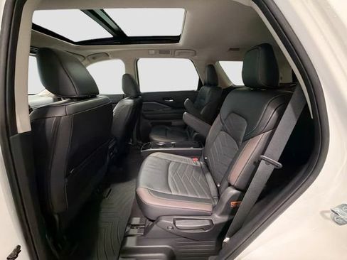 Used 2023 Nissan Pathfinder Platinum AWD/4WD image 22
