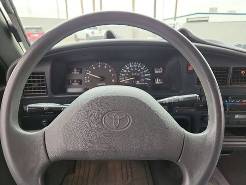 Used 1993 Toyota Pickup Deluxe image 19