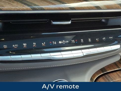 Used 2021 Cadillac Escalade ESV Premium Luxury Platinum w/ Heavy-Duty Trailer Package image 21