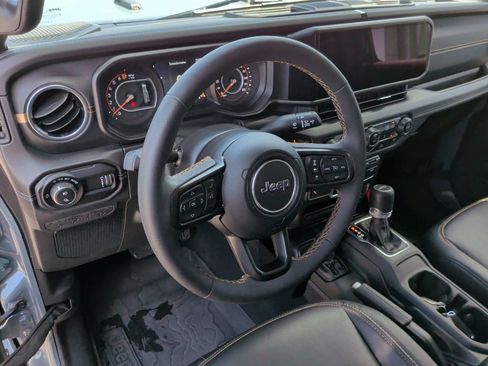 Used 2024 Jeep Gladiator Sport AWD/4WD image 14