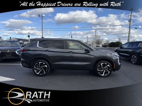 Used 2024 Mitsubishi Outlander SE image 10