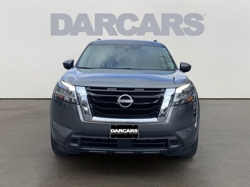 Used 2022 Nissan Pathfinder SV image 2
