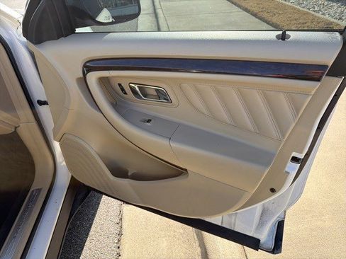 Used 2015 Ford Taurus Limited w/ Equipment Group 301A image 22