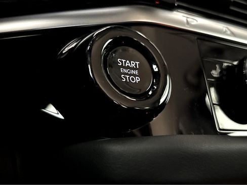 New 2026 Nissan Pathfinder SV image 4