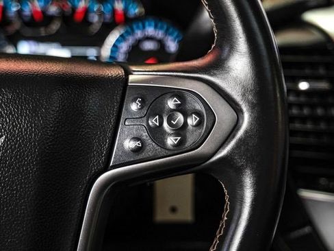 Used 2015 Chevrolet Suburban LT image 15