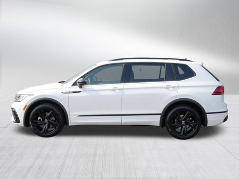 Certified 2023 Volkswagen Tiguan SE R-Line AWD/4WD image 4