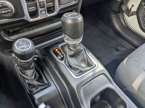 Used 2021 Jeep Wrangler Unlimited Sport S image 25