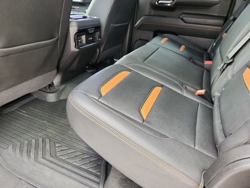 Used 2025 GMC Sierra 1500 AT4 w/ AT4 Premium Package AWD/4WD image 9