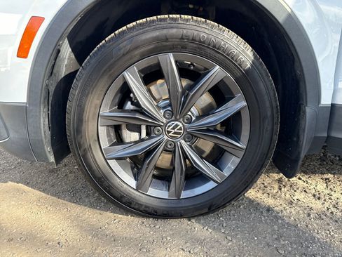 Used 2022 Volkswagen Tiguan SE image 27