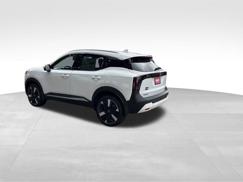 New 2025 Nissan Kicks SR image 2