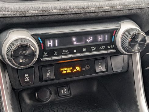 Used 2019 Toyota RAV4 XLE image 22