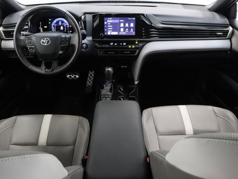 Certified 2025 Toyota Camry SE image 30