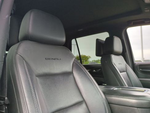 Used 2021 GMC Yukon Denali w/ Denali Premium Package AWD/4WD image 32