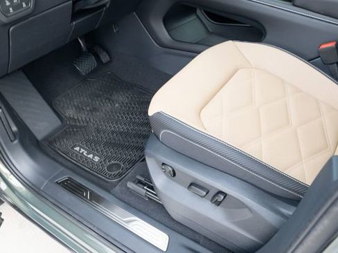 New 2026 Volkswagen Atlas Cross Sport SE image 27