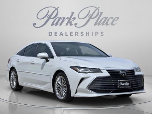 Used 2019 Toyota Avalon Limited w/ Advanced Safety Package FWD image 6