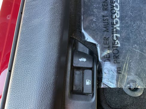 Used 2022 Toyota Corolla LE w/ Carpet Mat Package (TMS) FWD image 28