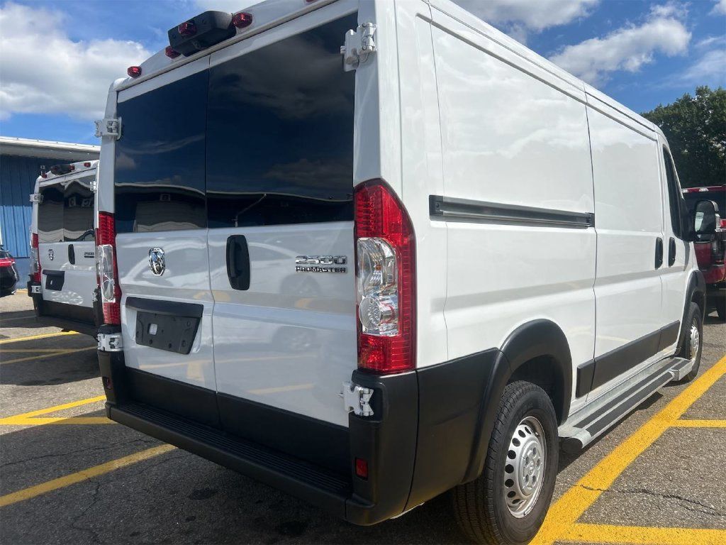 Used 2025 RAM ProMaster 2500 w/ U-Haul Equipment Group FWD image 2