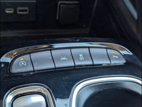Used 2023 Buick Envision Essence FWD image 17