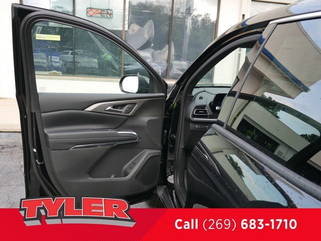 New 2026 Chevrolet Traverse LT w/ Driver Confidence Package AWD/4WD image 20