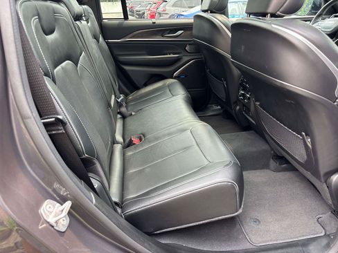 Used 2022 Jeep Grand Cherokee Overland w/ Advanced Protech Group III AWD/4WD image 15