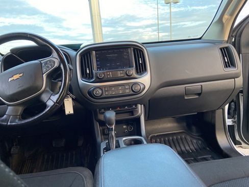 Used 2022 Chevrolet Colorado LT w/ Fleet Safety Package RWD image 15