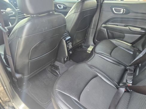 Used 2025 Jeep Compass Latitude w/ Altitude Special Edition AWD/4WD image 12