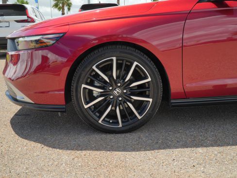 Used 2023 Honda Accord Touring image 12