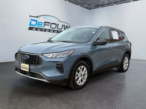 Used 2024 Ford Escape Active AWD/4WD image 7