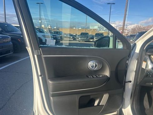 New 2026 Hyundai Ioniq 9 SEL image 9