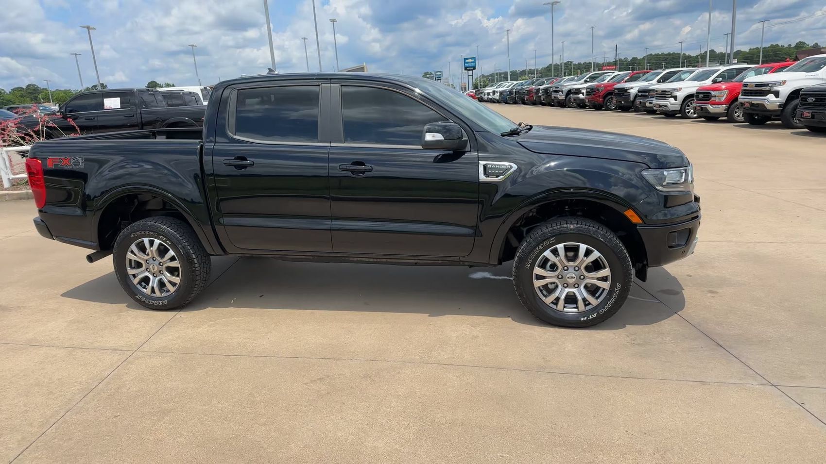 Used 2023 Ford Ranger Lariat w/ FX4 Off-Road Package AWD/4WD image 2