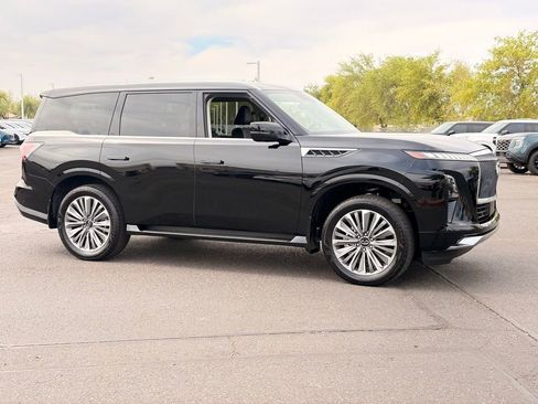 Certified 2026 INFINITI QX80 Luxe w/ Cargo Package RWD image 7