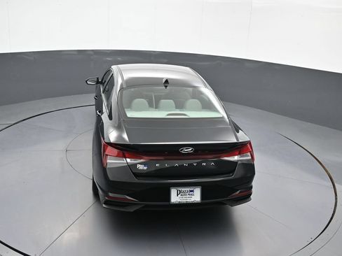 Certified 2023 Hyundai Elantra SEL w/ Convenience Package FWD image 39