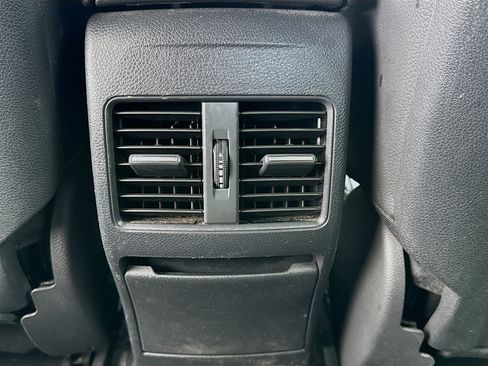 Used 2019 Mercedes-Benz CLA 250 image 16