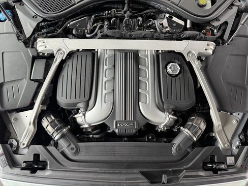 Used 2022 Bentley Flying Spur W12 image 38