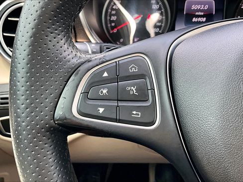 Used 2018 Mercedes-Benz GLC 300 image 23