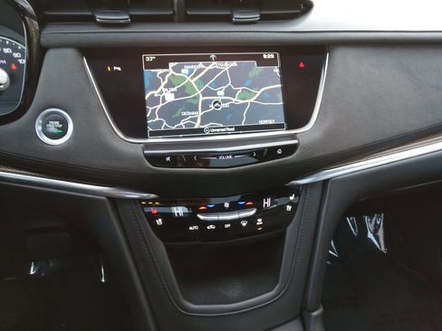 Used 2017 Cadillac XT5 Platinum image 17