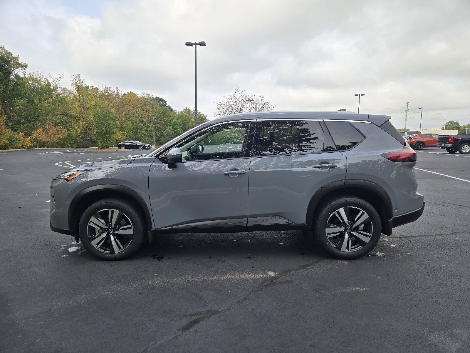 Certified 2025 Nissan Rogue SL w/ Tech Package AWD/4WD image 5