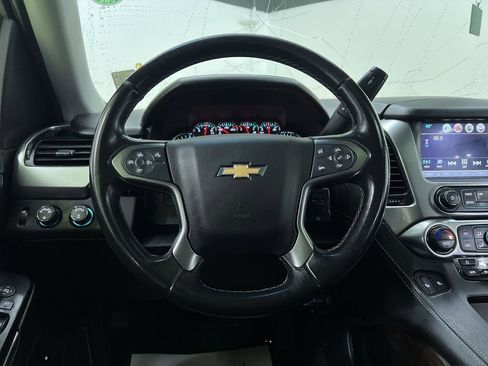Used 2019 Chevrolet Suburban LT AWD/4WD image 7