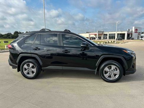 Used 2025 Toyota RAV4 XLE w/ Convenience Package FWD image 2