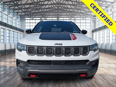 Used 2023 Jeep Compass Trailhawk image 9