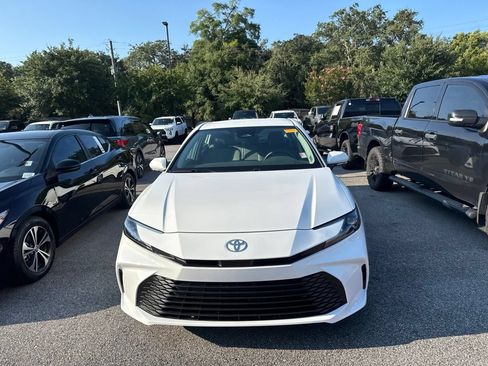 Used 2025 Toyota Camry LE FWD image 2
